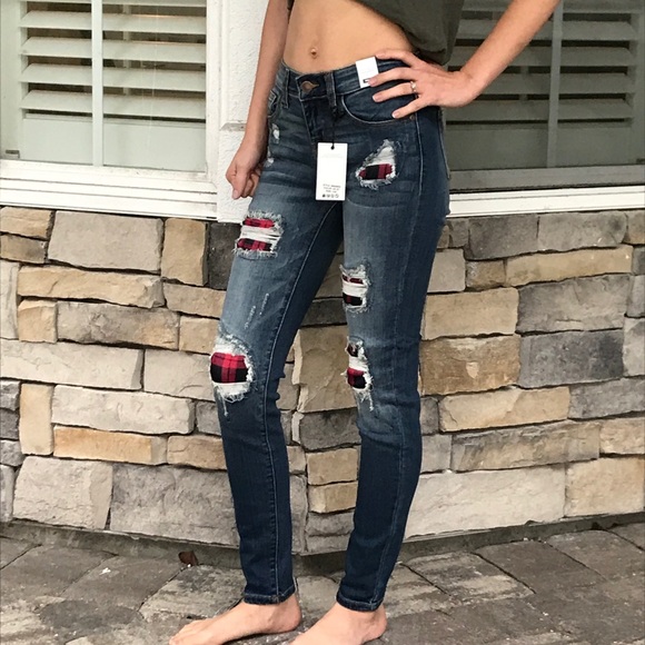 Judy Blue PLAID PATCH SKINNY jeans - Picture 4 of 8